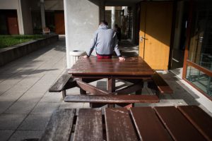 Au centre psychiatrique du Bois de Bondy (Seine-Saint-Denis), le 7 mai. Photo Loïc Venance. AFP
